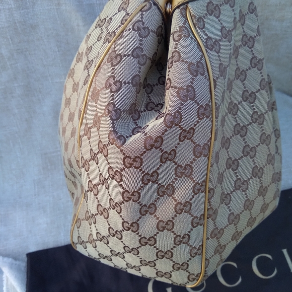 Gucci Large GG Monogram Gold Trim Sukey - Picture 3 of 15